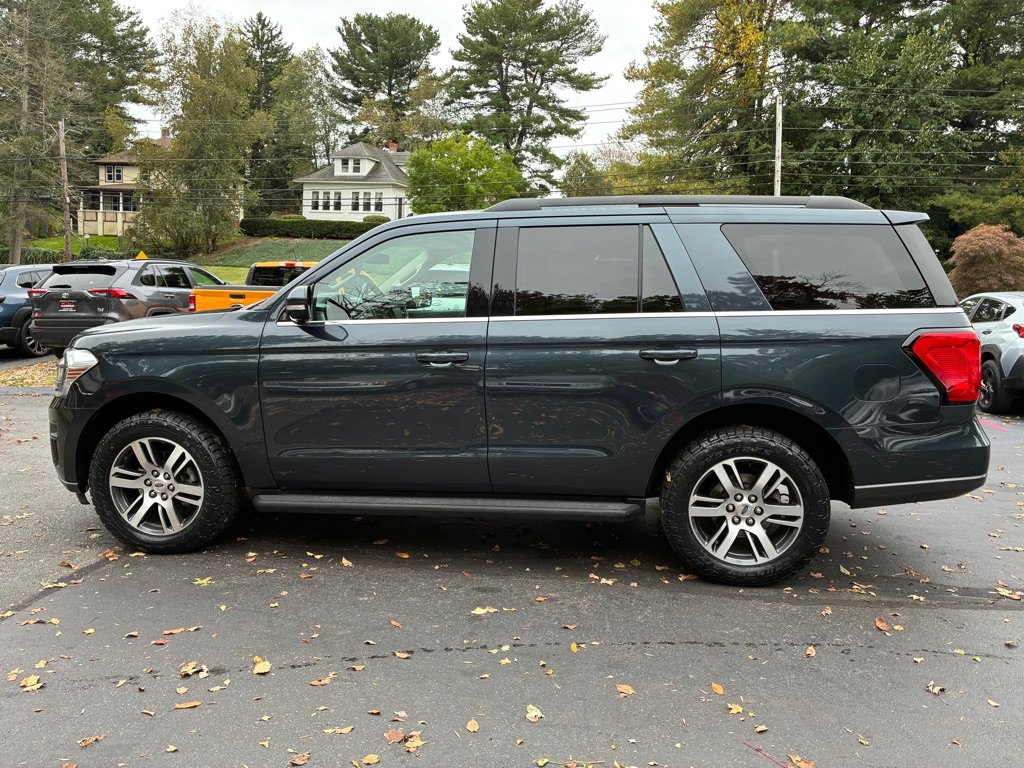 Used 2024 Ford Expedition XLT AWD/4WD image 10