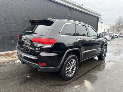 Used 2017 Jeep Grand Cherokee Limited image 2