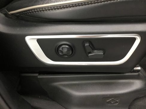 Used 2019 RAM 1500 Laramie AWD/4WD image 40