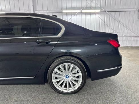 Used 2022 BMW 745e xDrive w/ Premium Package AWD/4WD image 14