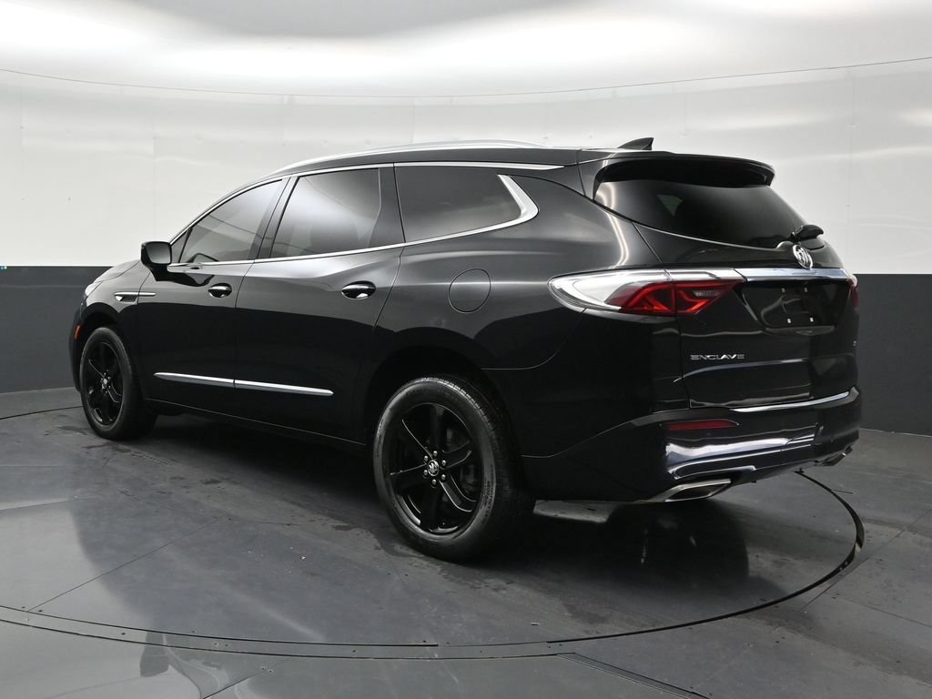Used 2024 Buick Enclave Essence w/ Sport Touring Edition FWD image 3