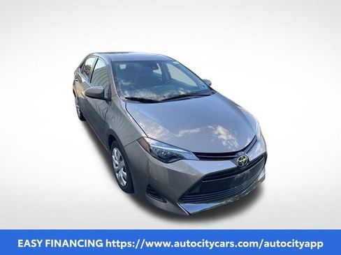Used 2017 Toyota Corolla LE FWD image 6