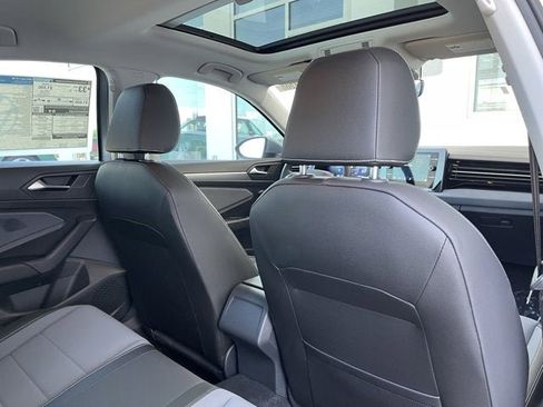 New 2025 Volkswagen Jetta SE image 38