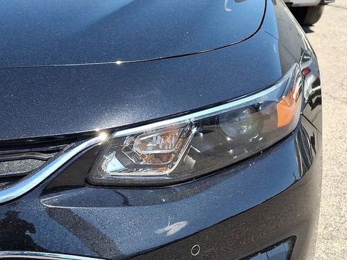 Used 2017 Chevrolet Malibu Premier w/ Premier Sun and Wheel Package FWD image 9