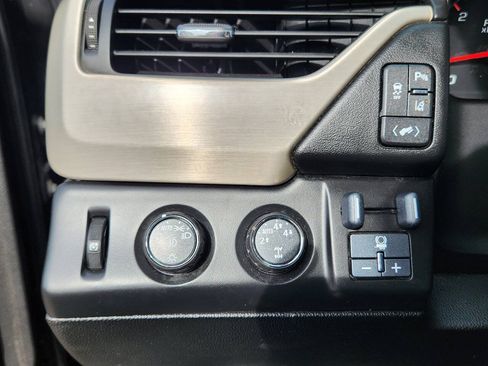 Used 2015 GMC Yukon Denali AWD/4WD image 23