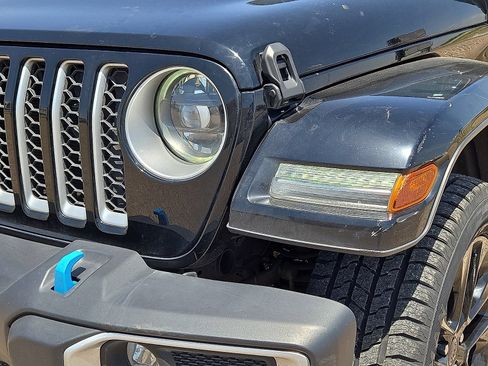 Used 2023 Jeep Wrangler Unlimited Sahara AWD/4WD image 9