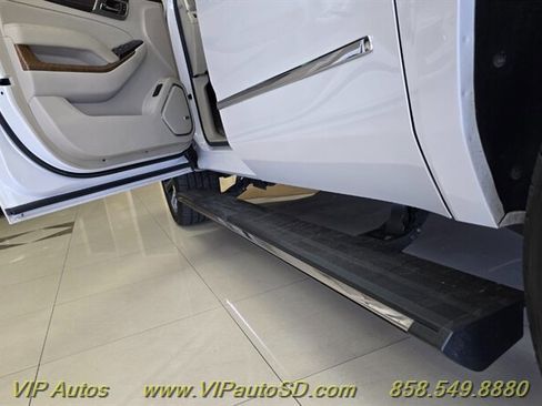 Used 2020 GMC Yukon XL Denali w/ Denali Premium Package AWD/4WD image 40