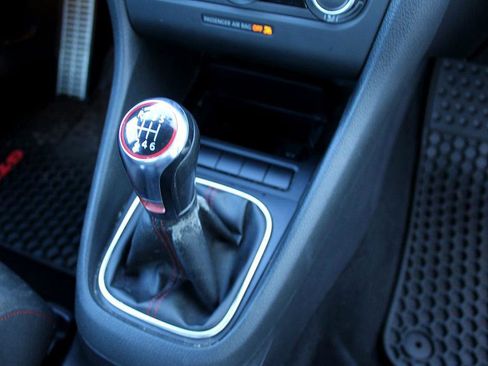 Used 2011 Volkswagen GTI 4-Door image 20