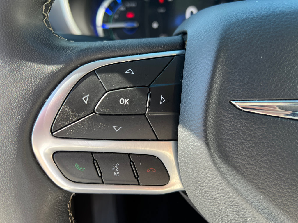 Used 2024 Chrysler Pacifica Limited FWD image 27