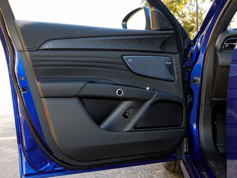 New 2025 Maserati Grecale GT image 19