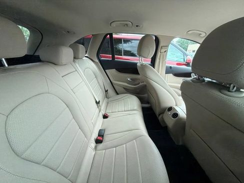 Used 2022 Mercedes-Benz GLC 300 4MATIC image 18