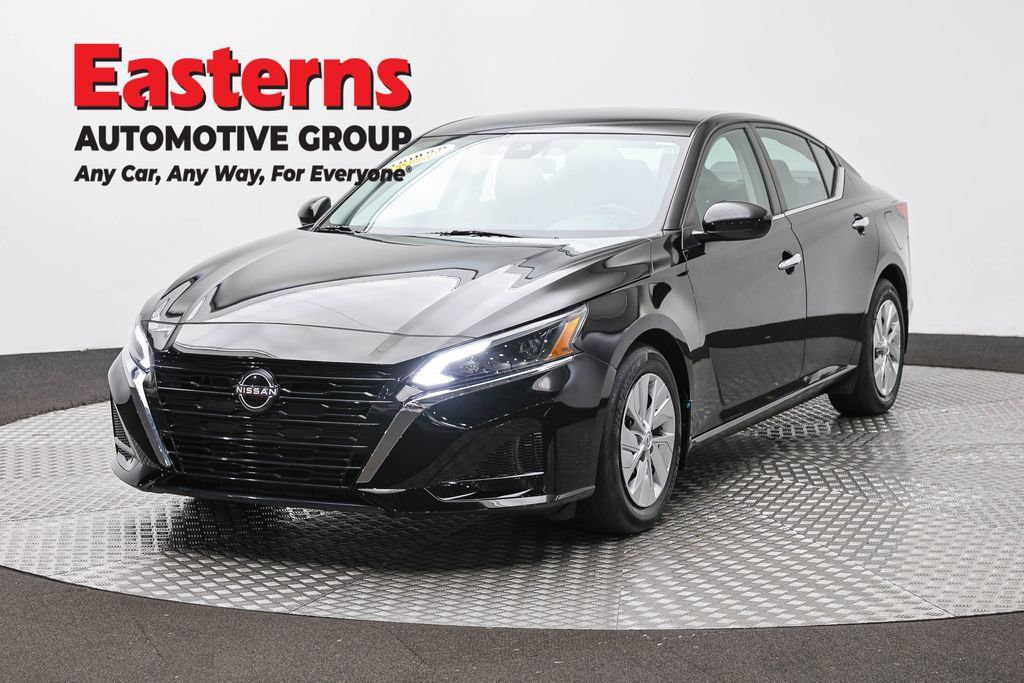 Used 2023 Nissan Altima 2.5 S FWD image 1