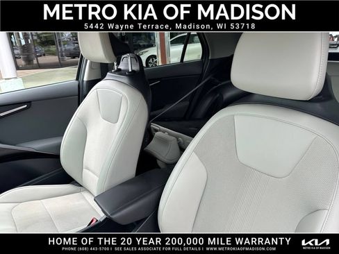 Used 2023 Kia Niro EX Touring FWD image 16