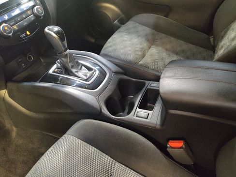 Used 2018 Nissan Rogue Sport SV w/ SV Technology Package FWD image 26