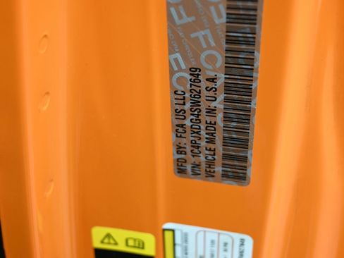 Used 2025 Jeep Wrangler Sport image 15