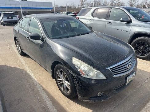 Used 2013 INFINITI G37 x w/ Premium Pkg image 4