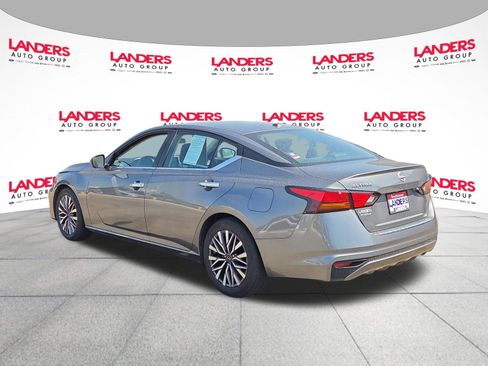 Used 2023 Nissan Altima 2.5 SV FWD image 5