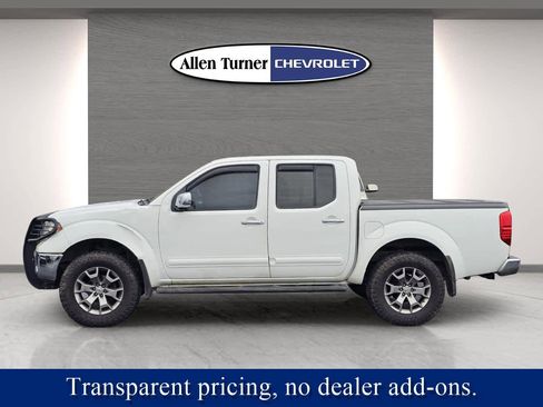 Used 2015 Nissan Frontier SL w/ Moonroof Package image 11