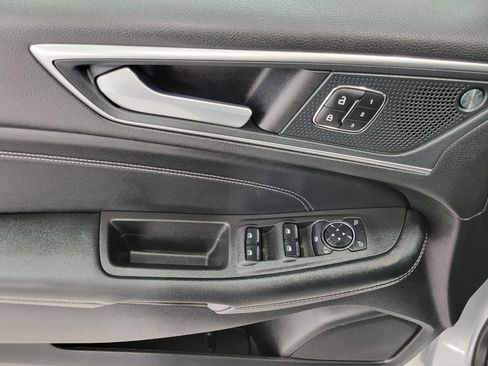 Used 2024 Ford Edge Titanium image 25