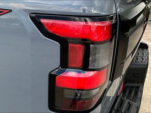 Certified 2025 Nissan Frontier PRO-4X AWD/4WD image 24