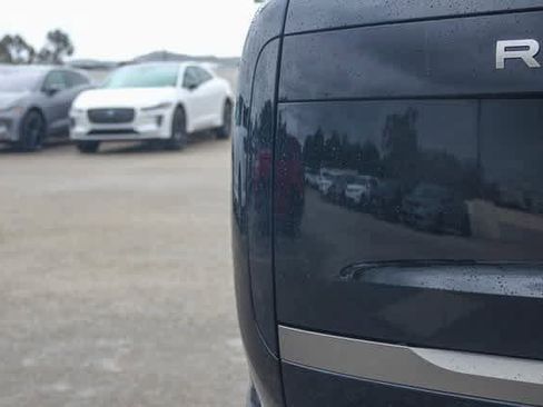 New 2025 Land Rover Range Rover SE image 7