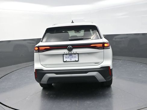 New 2026 Volkswagen Tiguan SE AWD/4WD image 9