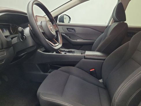 Used 2023 Nissan Rogue S image 17