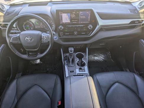 Used 2020 Toyota Highlander Platinum image 13
