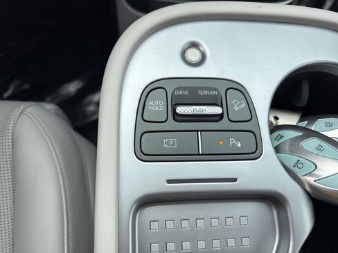 Used 2026 Hyundai Ioniq 9 Limited image 27