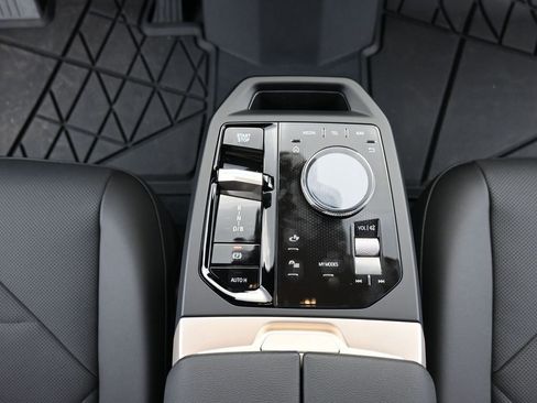New 2026 BMW iX xDrive45 AWD/4WD image 12