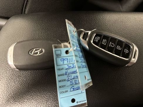 Used 2021 Hyundai Elantra SEL w/ Convenience Package FWD image 24
