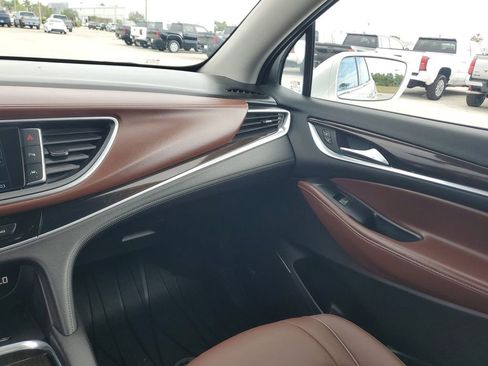 Used 2020 Buick Enclave Avenir w/ Avenir Technology Package image 26