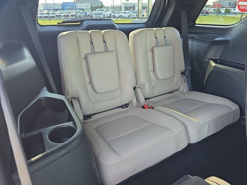 Used 2018 Ford Explorer Limited w/ Equipment Group 301A FWD image 12
