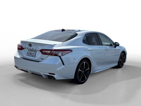 Used 2018 Toyota Camry XSE FWD image 5