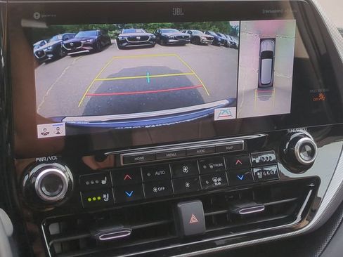Used 2020 Toyota Highlander Platinum AWD/4WD image 21