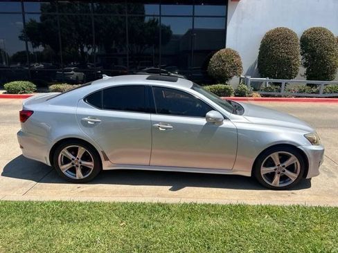 Used 2013 Lexus IS 250 w/ Premium Pkg Value Edition RWD image 3