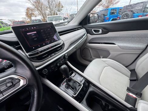 Used 2022 Jeep Compass Latitude w/ Convenience Group image 26