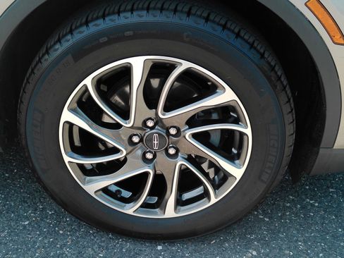 Used 2020 Lincoln Corsair AWD w/ Equipment Group 101A image 32