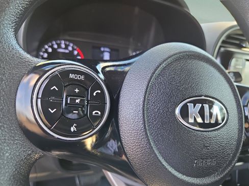 Used 2020 Kia Soul LX FWD image 14