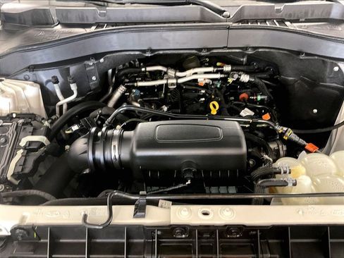 Used 2021 Ford Explorer XLT w/ Equipment Group 202A AWD/4WD image 35