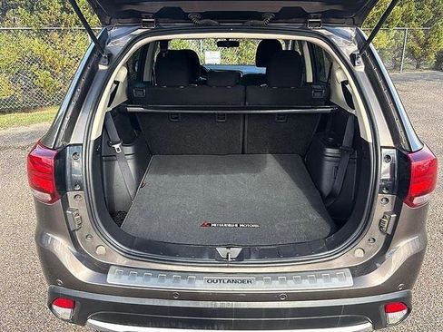 Used 2017 Mitsubishi Outlander SE image 43