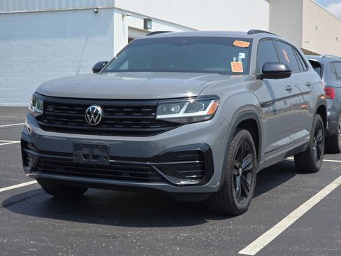 Used 2023 Volkswagen Atlas Cross Sport SEL R-Line AWD/4WD image 9