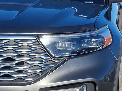 Used 2020 Ford Explorer Platinum w/ Premium Technology Package image 9