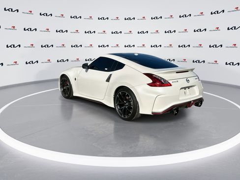 Used 2019 Nissan 370Z NISMO RWD image 6