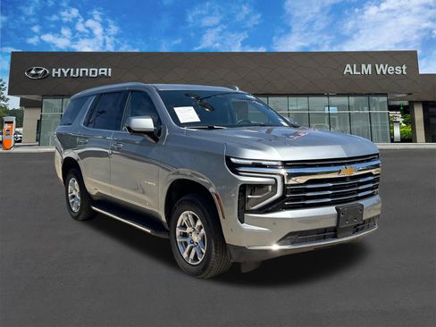 Used 2025 Chevrolet Tahoe LT AWD/4WD image 3