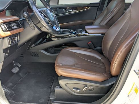 Certified 2023 Lincoln Nautilus Reserve w/ Luxury Package FWD image 9