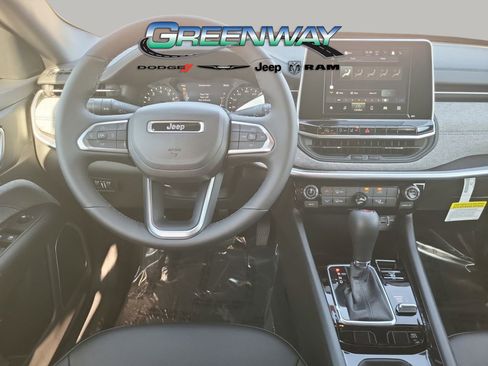 New 2026 Jeep Compass Latitude image 12