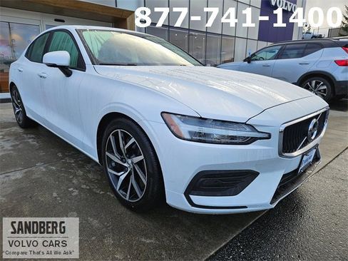 Used 2019 Volvo S60 T6 Momentum w/ Multimedia Package image 3