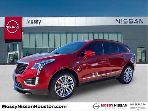 Used 2022 Cadillac XT5 Sportv w/ Technology Package image 3