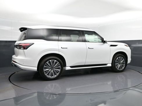 New 2026 INFINITI QX80 Luxe RWD image 8